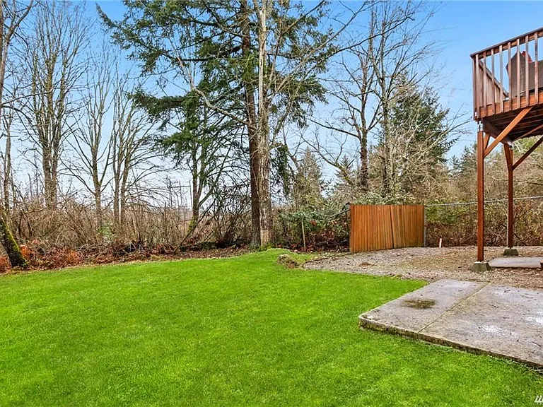 2025 SE 8th Dr — Photo 53