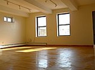 160 26th St APT 3R, Brooklyn, NY 11232