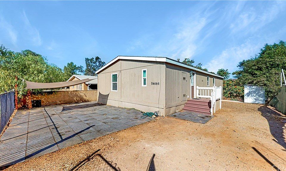 1st image of 24695 Fir St