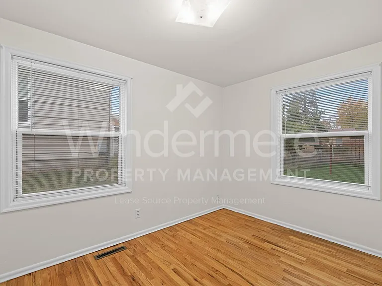5723 N Milton St — Photo 12