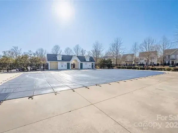 11029 Ardglass Ct, Charlotte, NC 28213