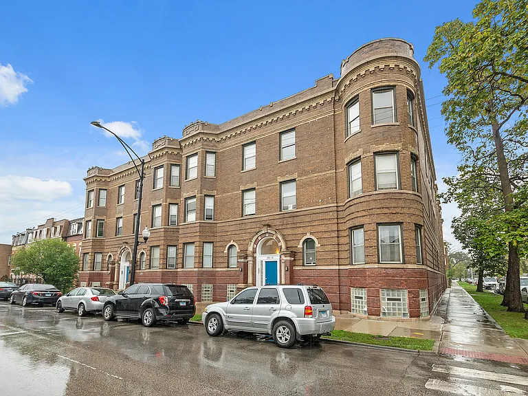 3700-3706 W Cermak Rd — Photo 14