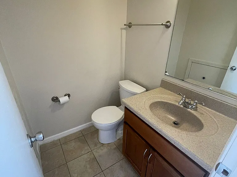 1151 Brockton Ct — Photo 7