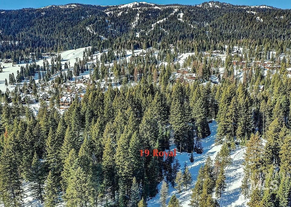 1st image of 19 Royal Ln
