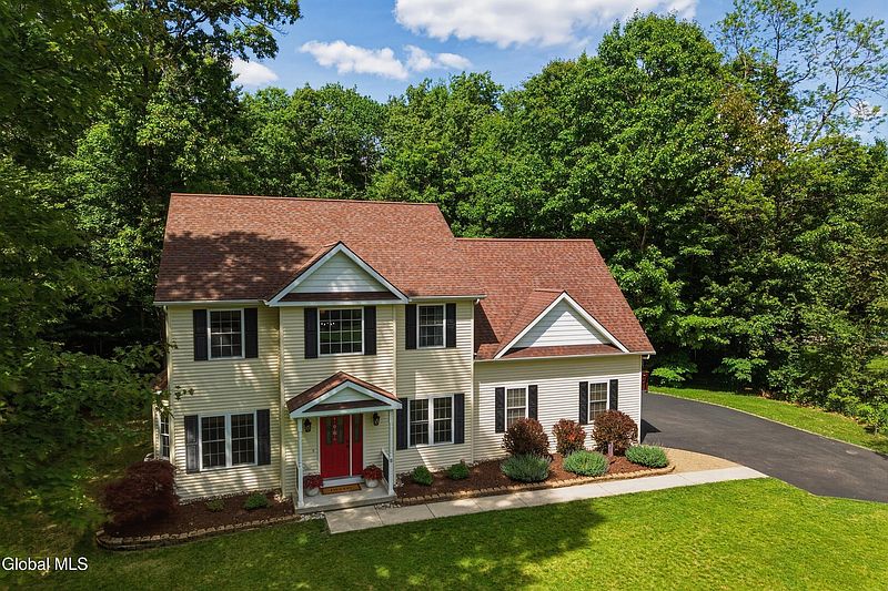 4th image of 11 Oakwood Court