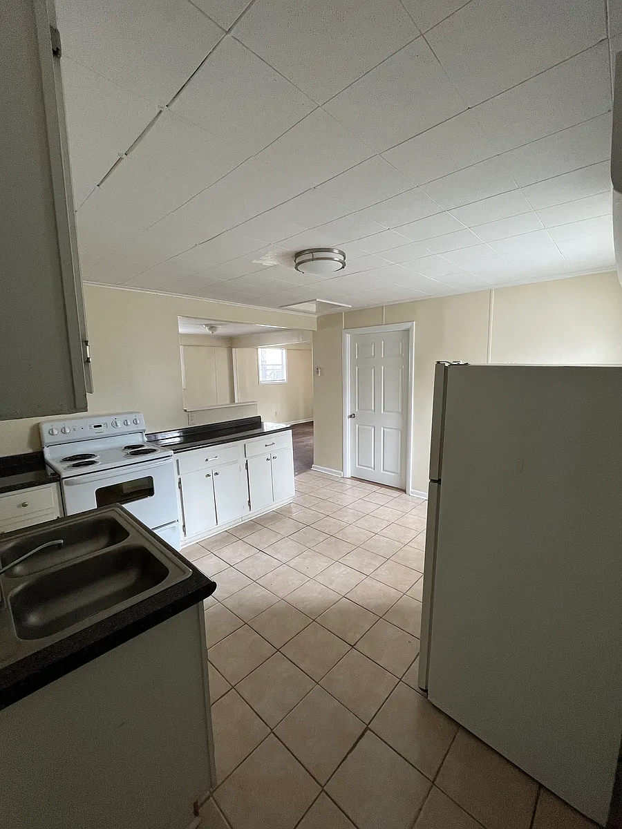 Building Photo - 2058 Felix Ave #3