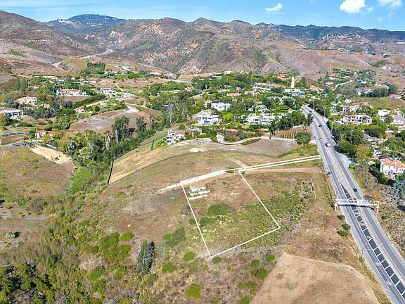 4th image of 6041 Kanan Dume Rd