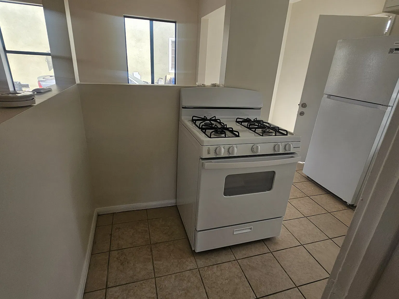 2 bed, 944 sqft, $2,375 — Photo 2