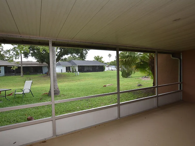 4825 Loretta Ln — Photo 25
