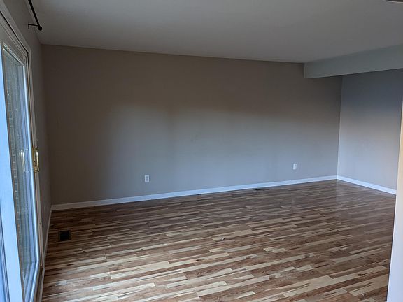 3rd image of 27 Dickinson Ave Unit P
