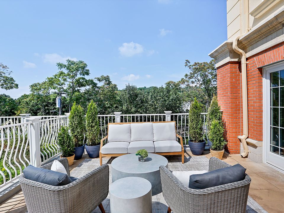 10 Byron Pl Larchmont NY 10538-print-031-29-021-4200x2817-300dpi.jpg