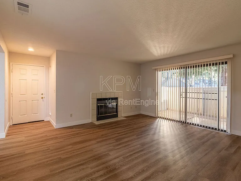 Stamford Court Apartments — Photo 36
