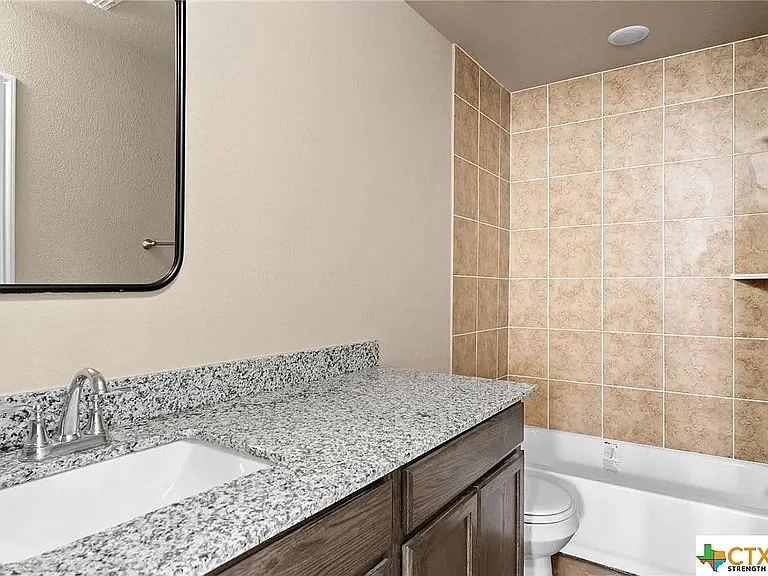 504 Raymond St #B — Photo 13