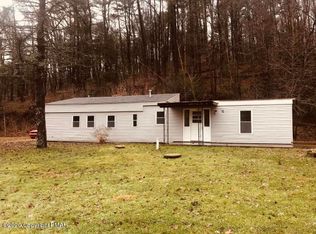 121 Freedom Dr, Effort, PA 18330