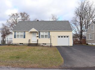 1020 Bill Rd, Schenectady, NY 12303