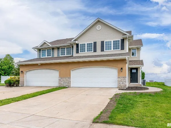 4260 Sapphire Ln, Bettendorf, IA 52722
