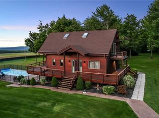 7737 Feddick Rd, Hamburg, NY 14075