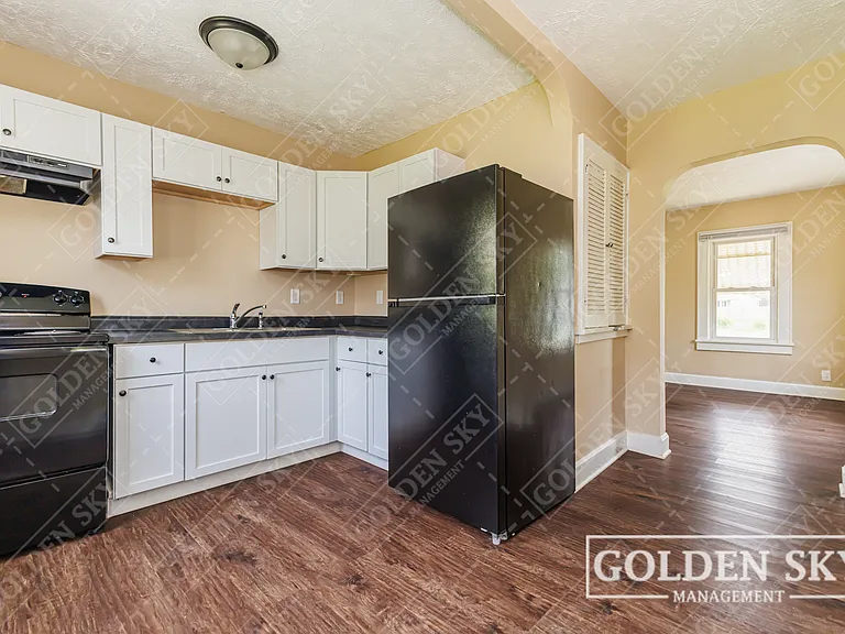 1210 S Burlington Dr — Photo 6