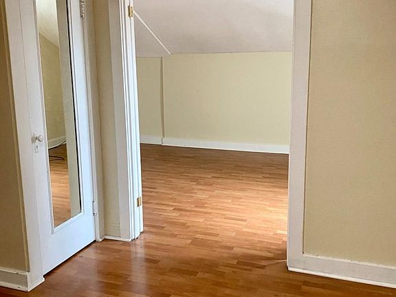 4th image of 445 Delaware Ave APT 3