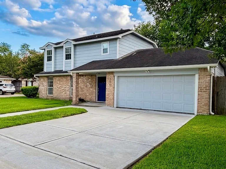 14011 Wickersham Ln — Photo 3
