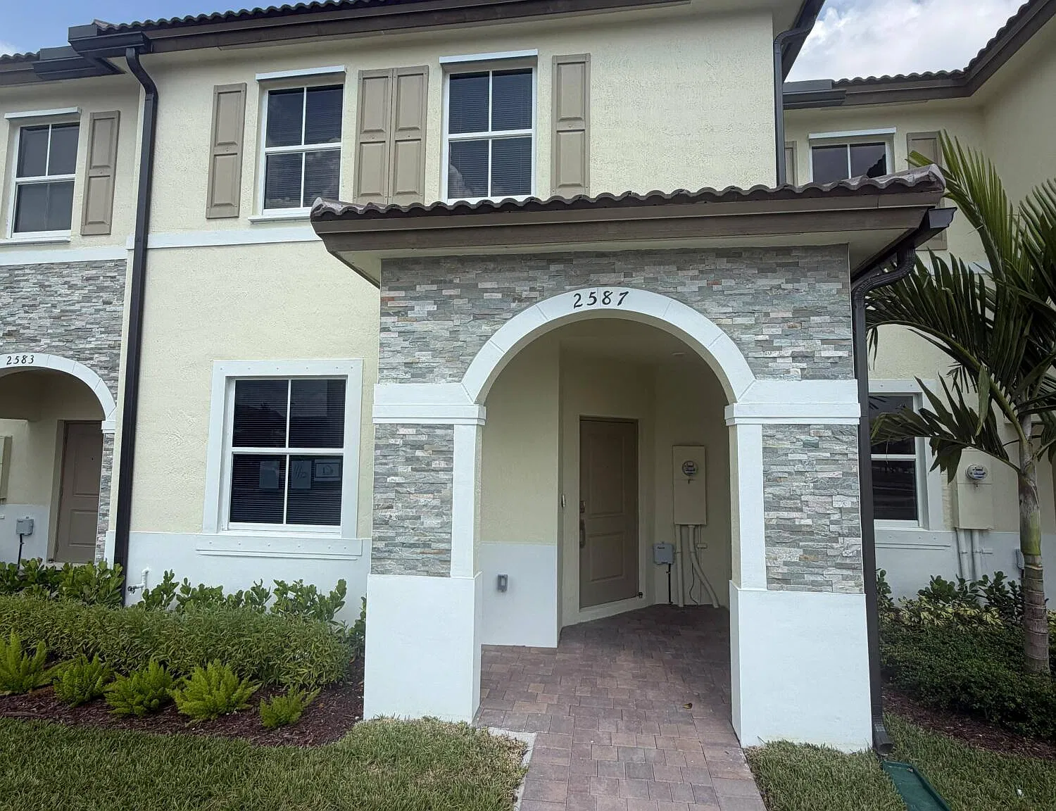 3 bed, 2.5 bath, 1548 sqft, $3,300 — Photo 1