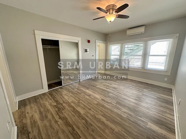 2027 Front St #6 — Photo 5