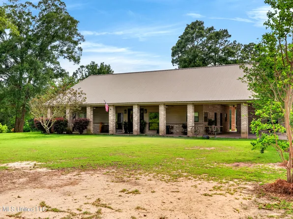 143 Balmoral Dr, Poplarville, MS 39470