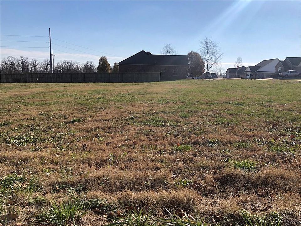2nd image of Ruth Ln
