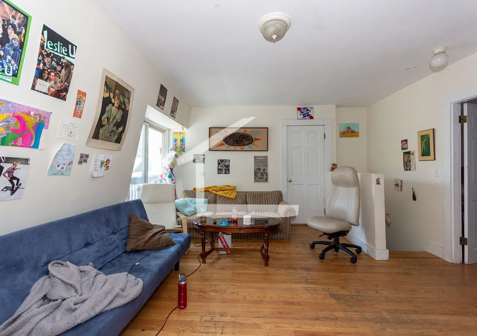 Check out this 6 bed 2 bath in Allston... — Photo 4
