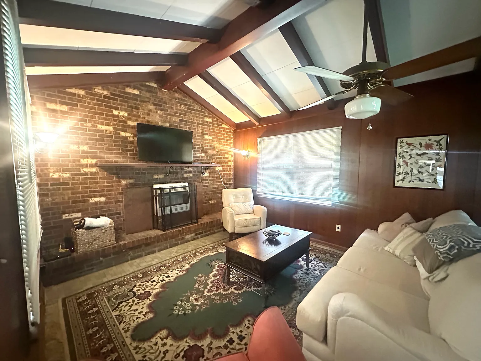 3 bed, 1.5 bath, 1878 sqft, $1,650 — Photo 3