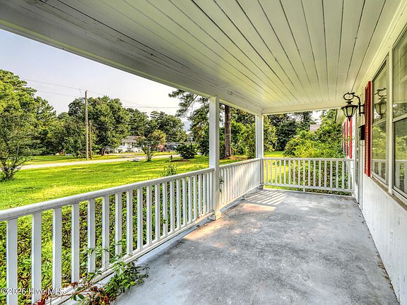 5th image of 111 Pineview Street