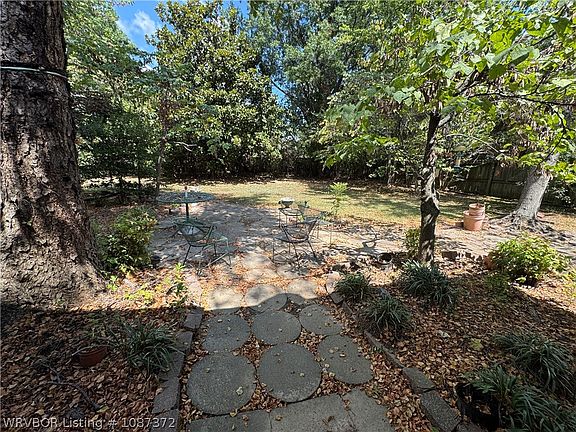 3rd image of 2101 Rannoch Trce