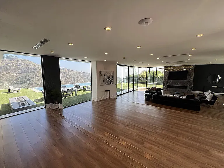 2110 Hercules Dr — Photo 13