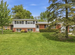 1046 Crane Blvd, Libertyville, IL 60048