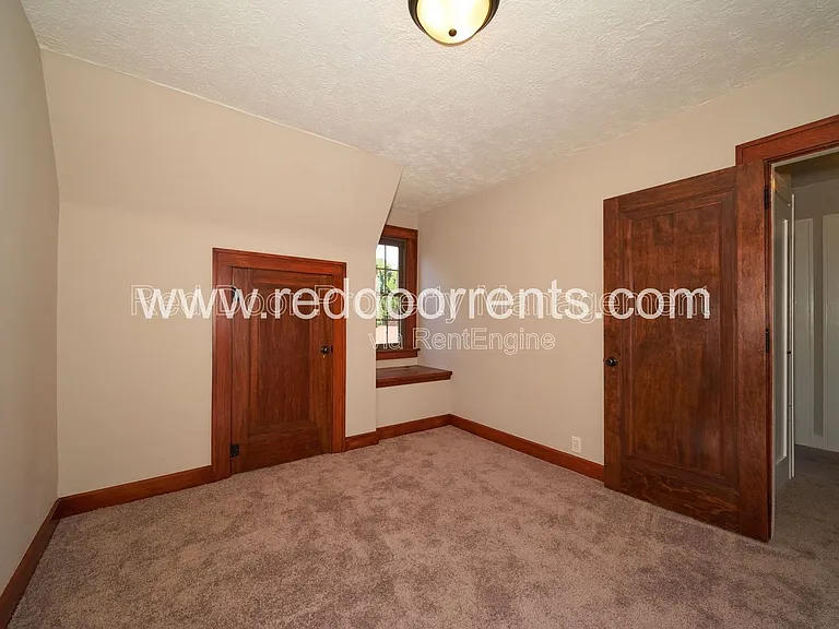 412 N Merrill St — Photo 26