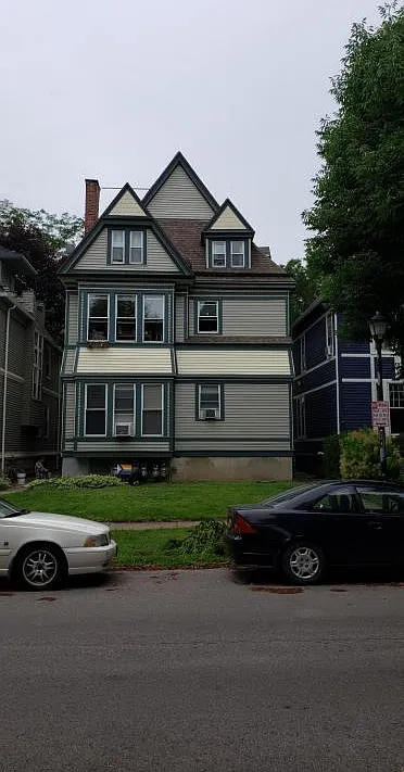 484 Ashland Ave #9