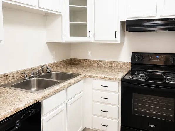 224 Sandpiper Dr APT 2, Portsmouth, VA 23704