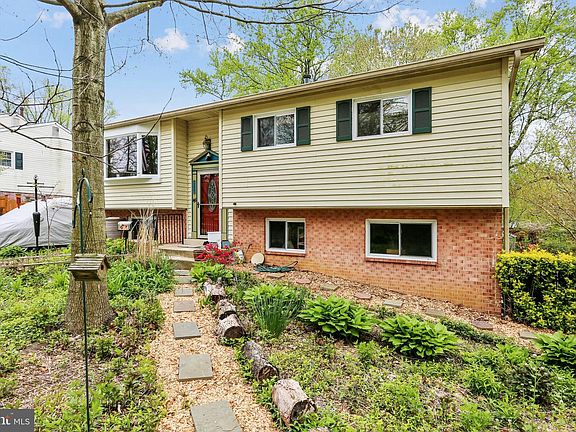 4th image of 4710 Iris St