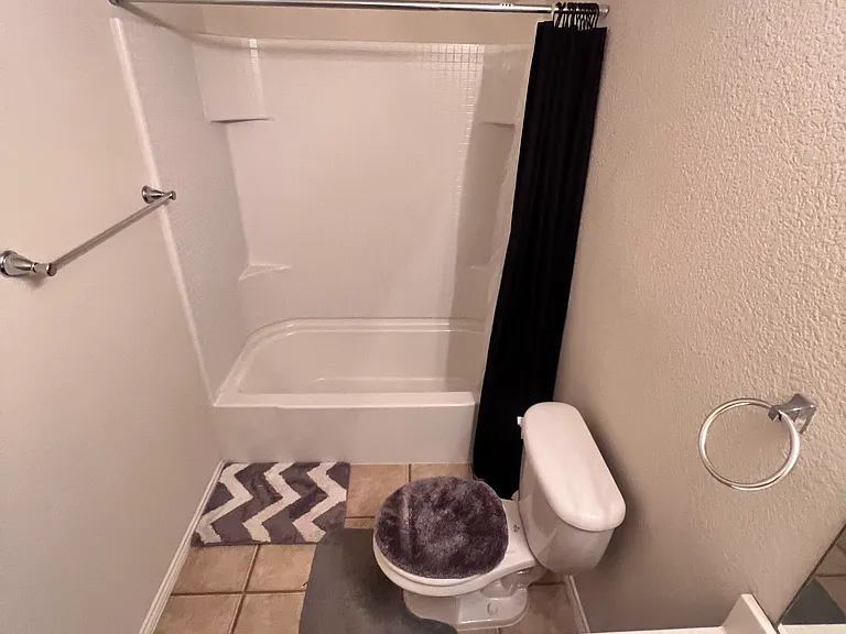 Upstairs Bathroom - Interior shot