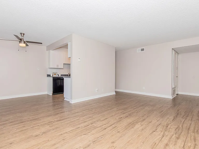 The Dylan Apartments — Photo 43