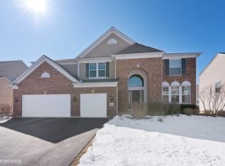 3529 Chancery Ln, Carpentersville, IL 60110