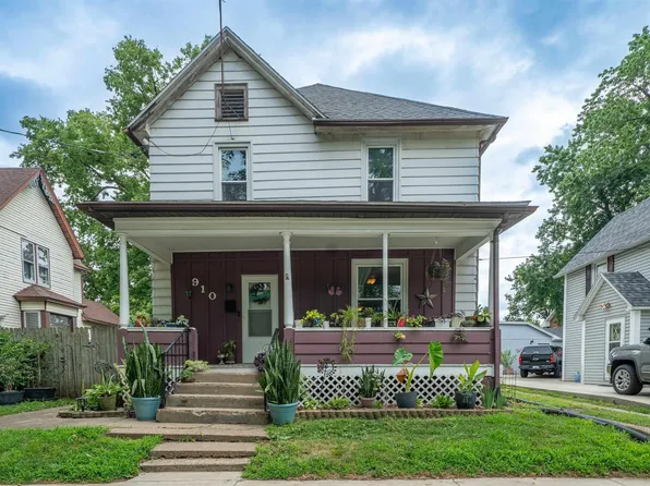 910 S 5th St, Pekin, IL 61554