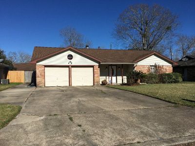 308 S Yaupon St, Lake Jackson, TX, 77566