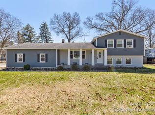1536 Fairview St, Jenison, MI 49428