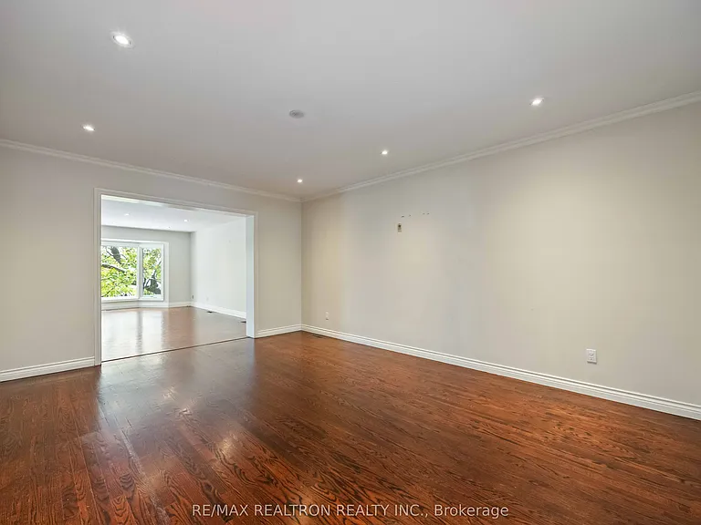 12 Donwoods Dr — Photo 9