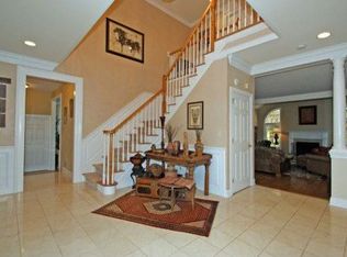 7 Overlook Rd, Whitehouse Station, NJ 08889