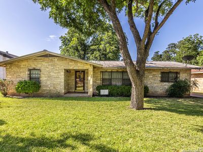 319 W Oak St, Uvalde, TX, 78801