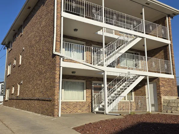 3235 S 12th St, Lincoln, NE 68502