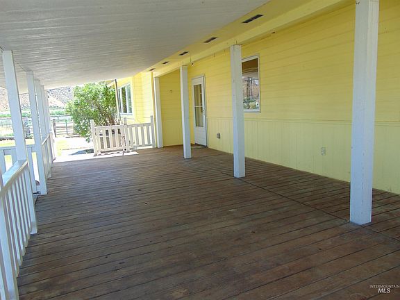 3rd image of 3855 Saddlehorn Ln