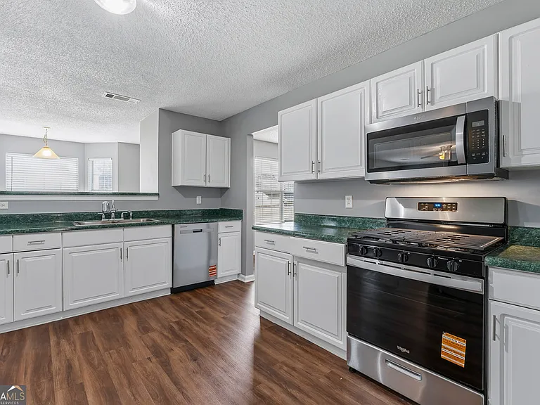 11925 Spring Lake Way — Photo 10